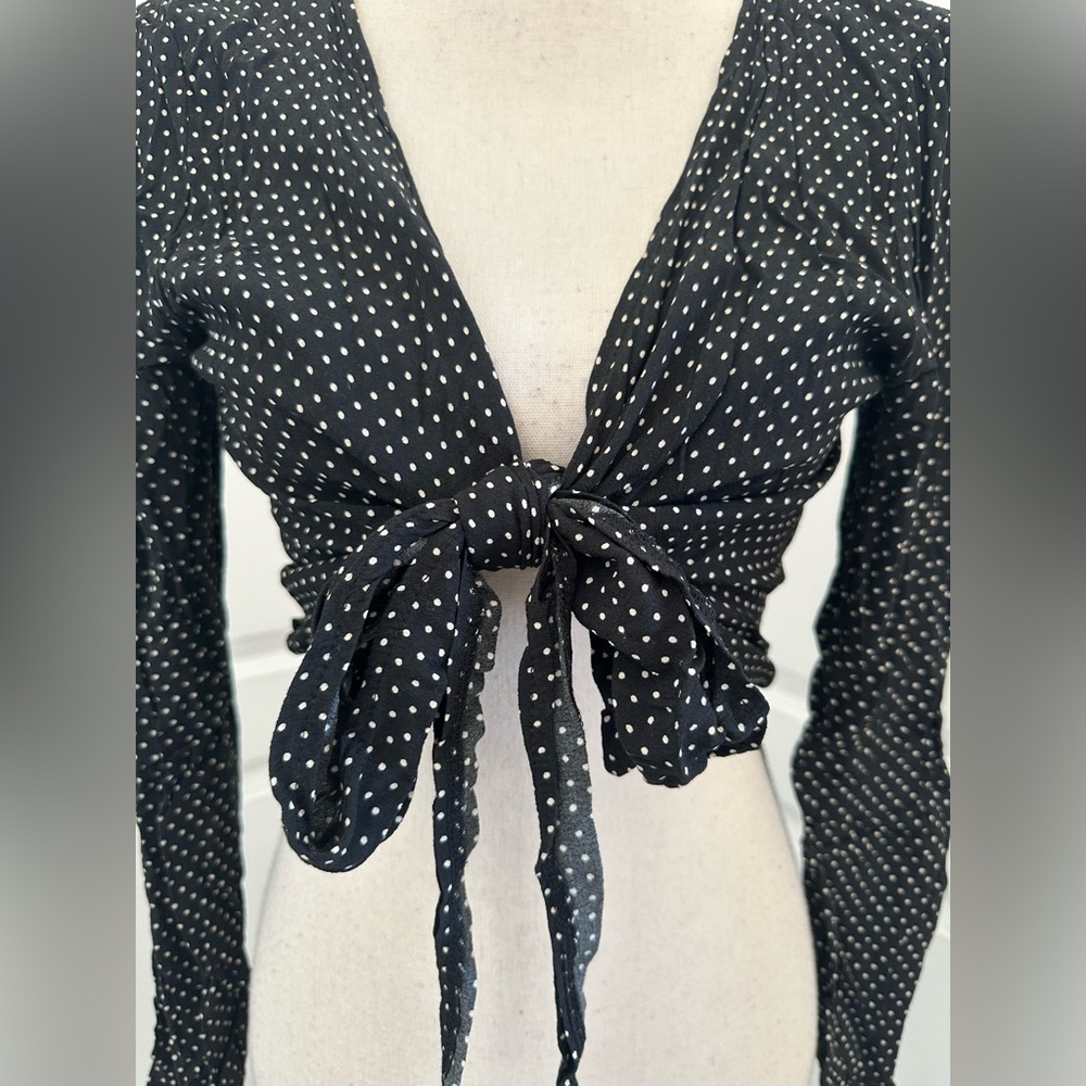 Brandy Melville Black and White Polka Dot Tie Front Crop Top - Picture 2 of 5